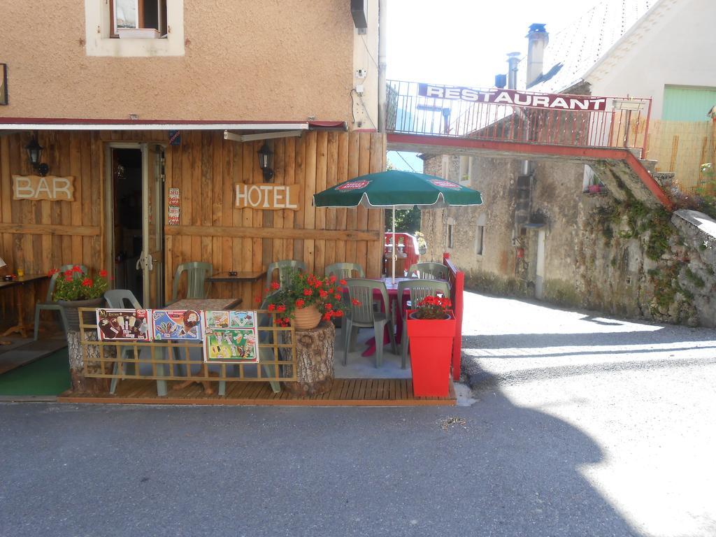 Hotel Les 3 Marmottes Lus-la-Croix-Haute Exterior foto